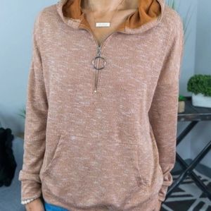 HALF ZIP KANGAROO POCKET HEATHERED HOODIE